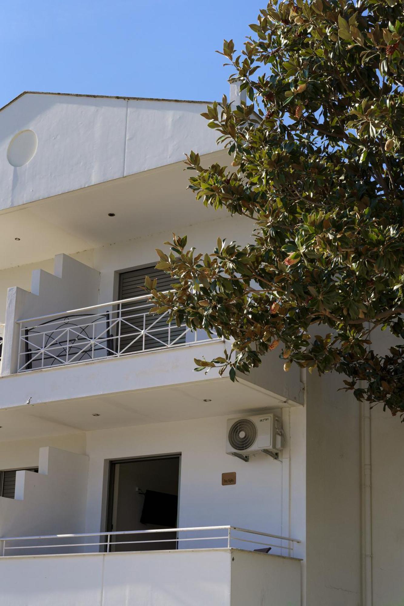 Cozy Nights Apartment Messini Exterior photo